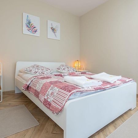 Apartament Karminowy Appartamento Wadowice Esterno foto