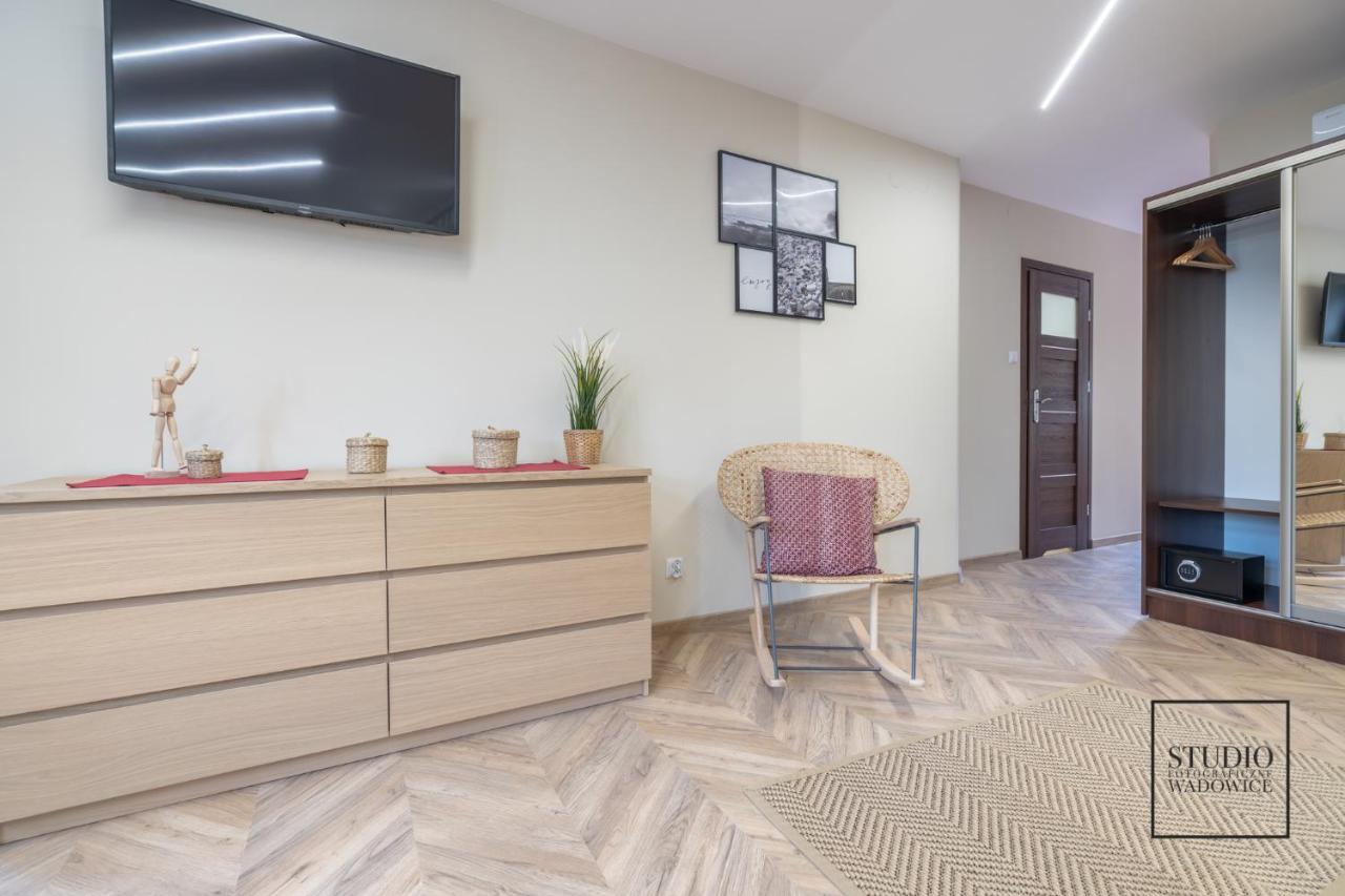 Apartament Karminowy Appartamento Wadowice Esterno foto